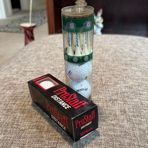 Wilson ProStaff Distance Golf Set with White Balls and Tees